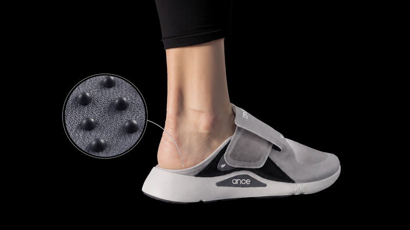 Convertible Slide + Acupressure Dots